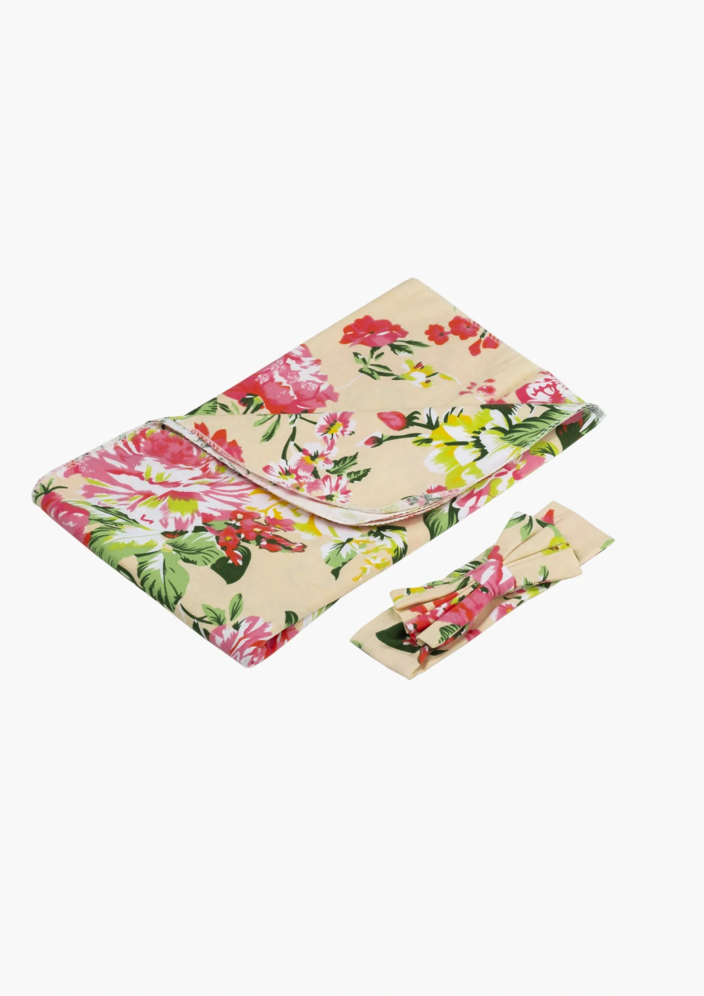 لفة مع ربطة قطن لفة مع ربطة قطن