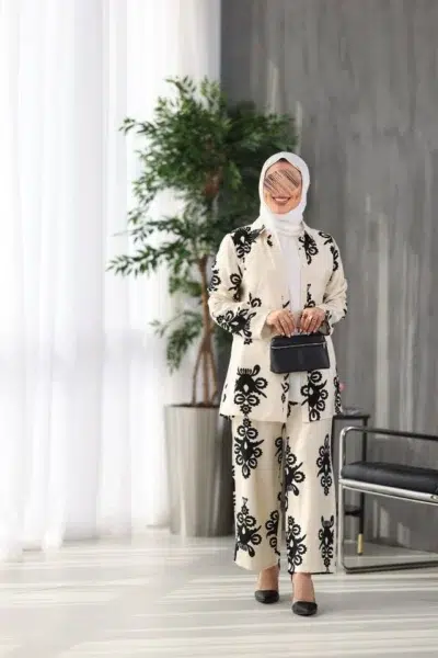 بدلة نسائي لينن