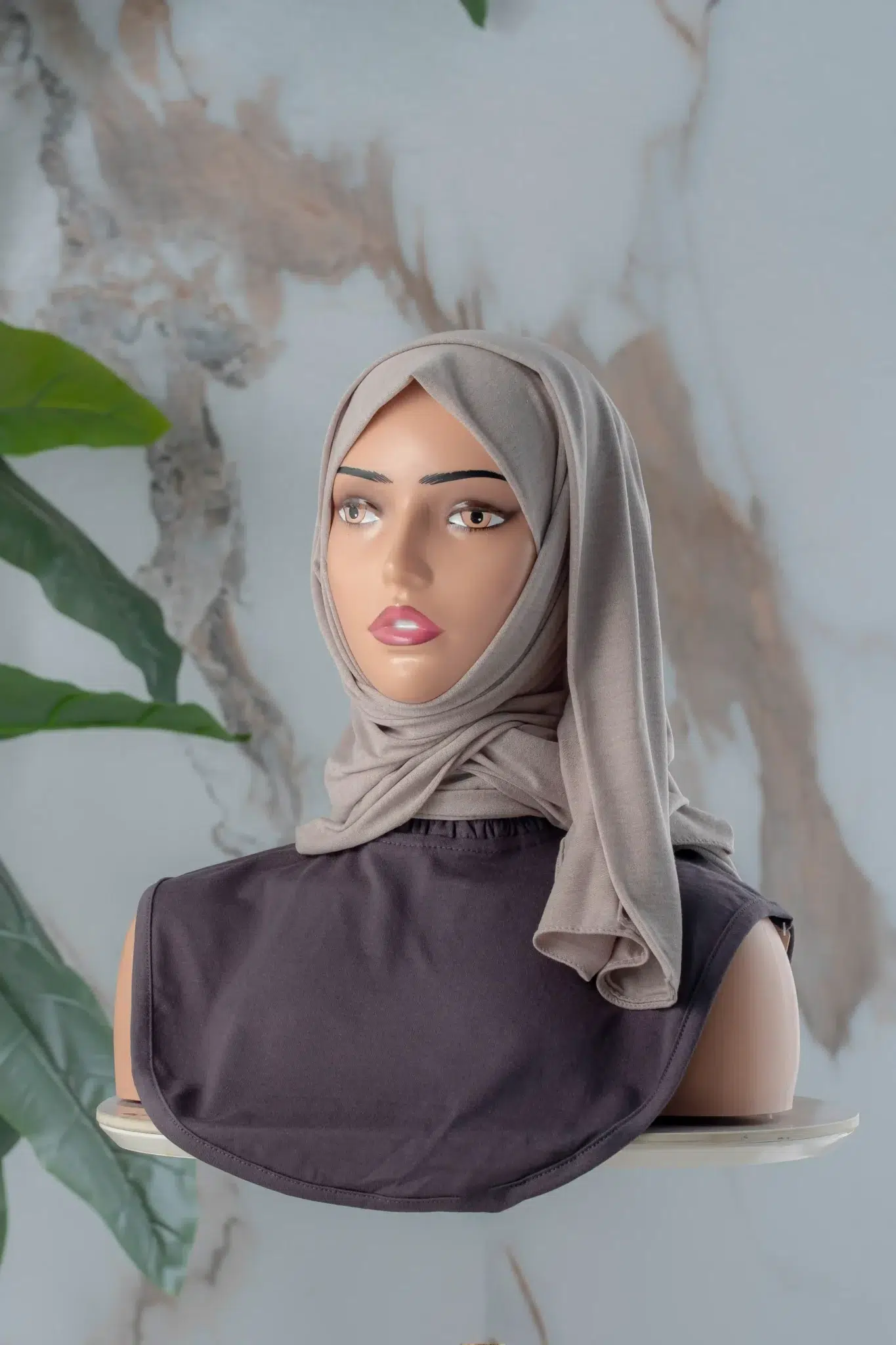 حجاب تركي مخمل كابسة حجاب تركي مخمل كابسة - الصورة 6