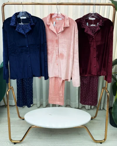 بجامة نسائي مخمل