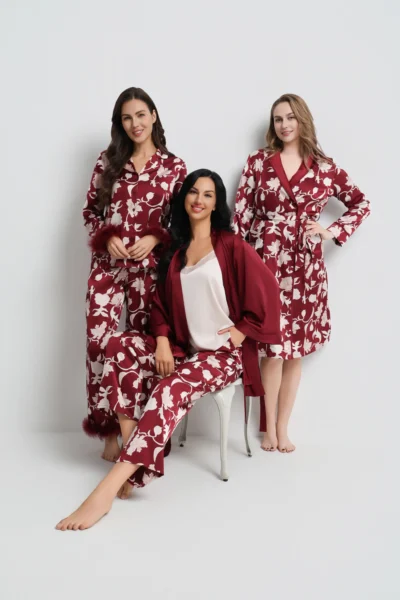 روب نسائي ساتان مخمل