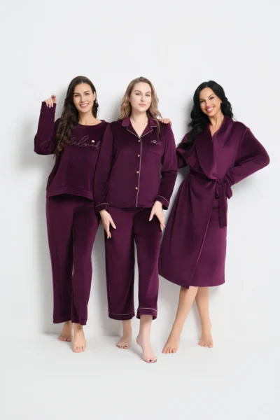 روب نسائي مخمل