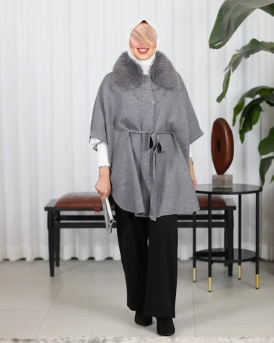 Alternative view of جاكيت نسائي تريكو مع فرو