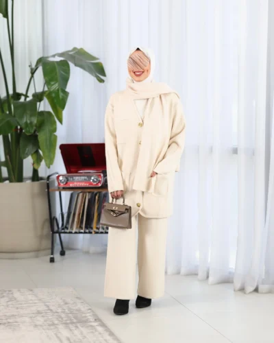 بدلة نسائي تريكو مع اسكارف